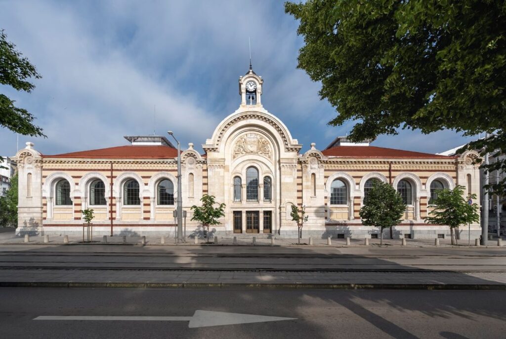 CentralniHali